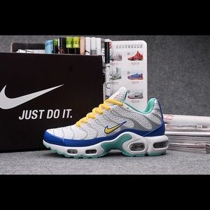 Meet your Posher, Johnathan